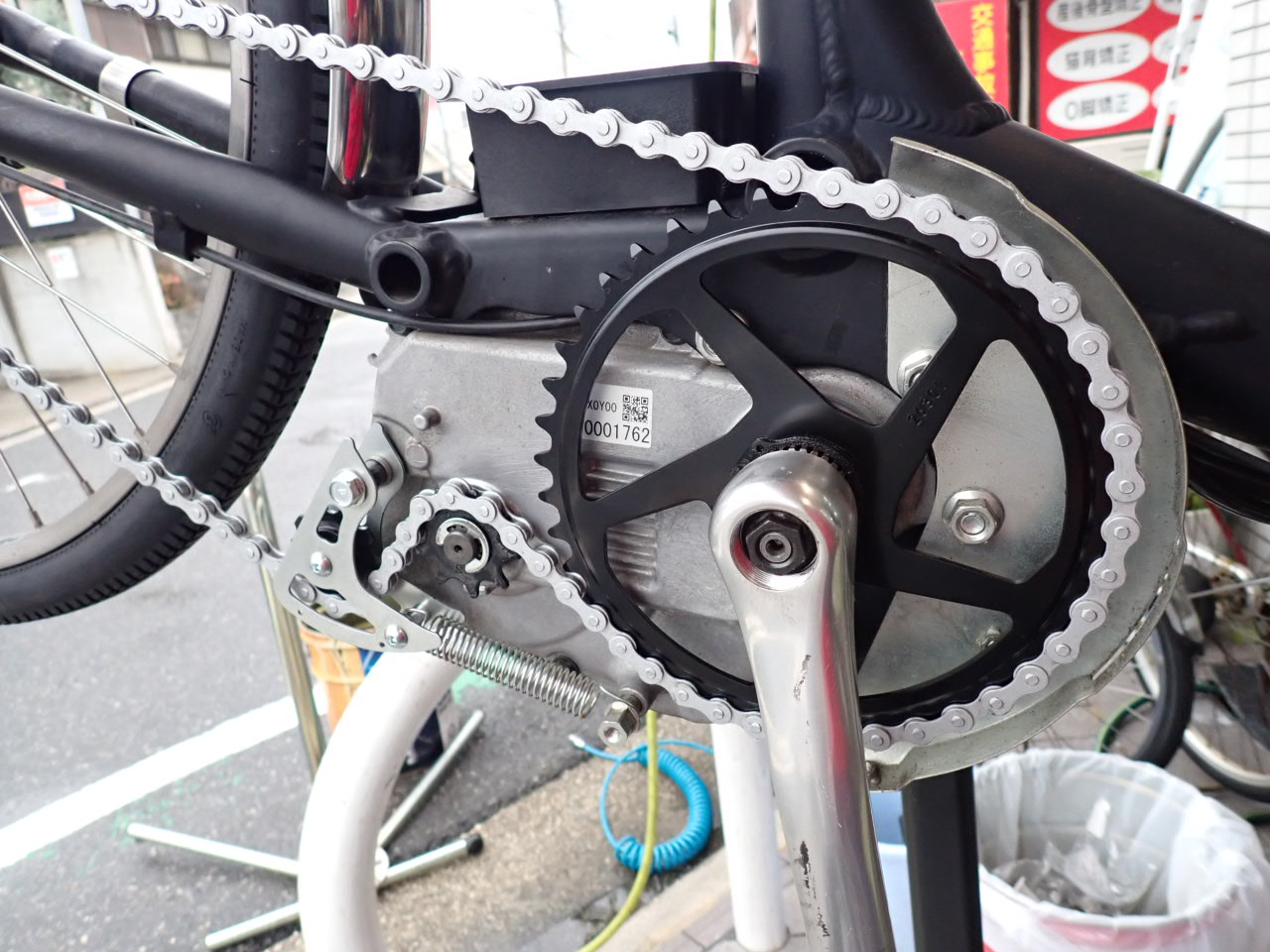 交換後の電動アシスト自転車のギアとチェーン周り
