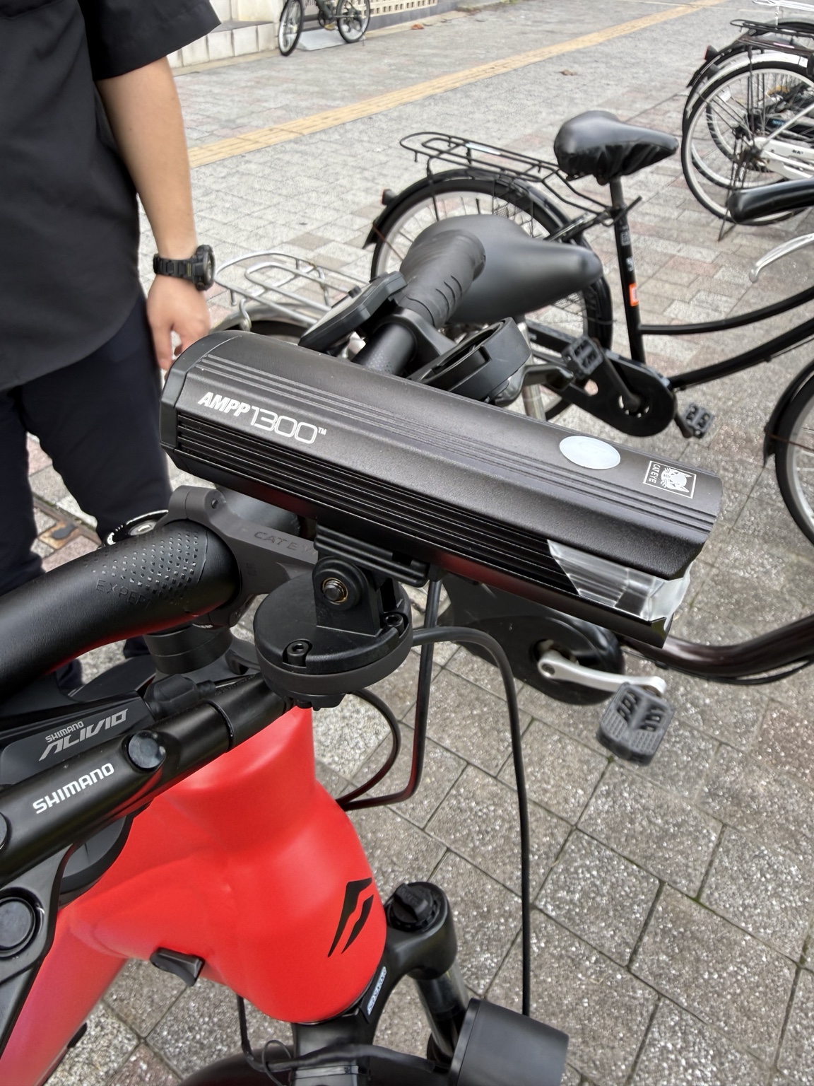 MERIDA ePASSPORT CC 400 EQのフロント周辺とライト